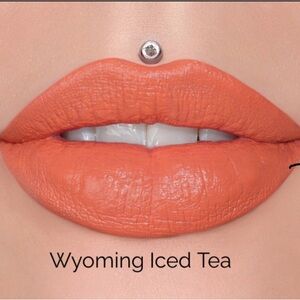 Wyoming Iced Tea  NIB Jeffery Star Velvet Trap Lipstick